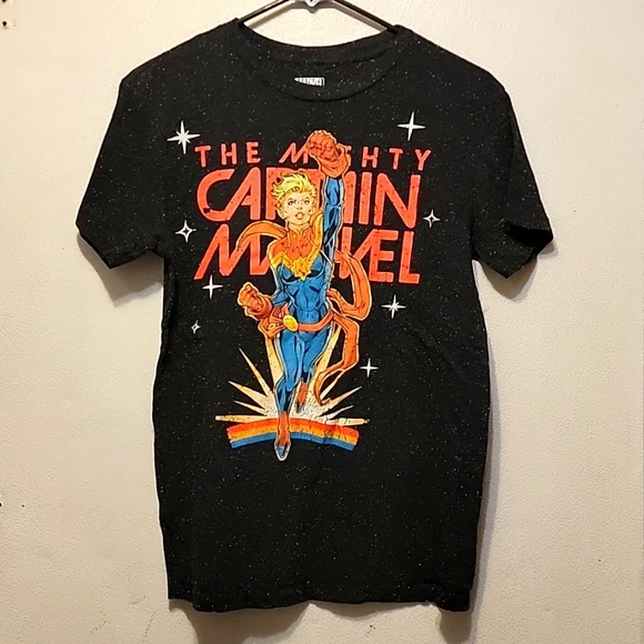 Captain Marvel T-Shirt - Picture 1 of 3